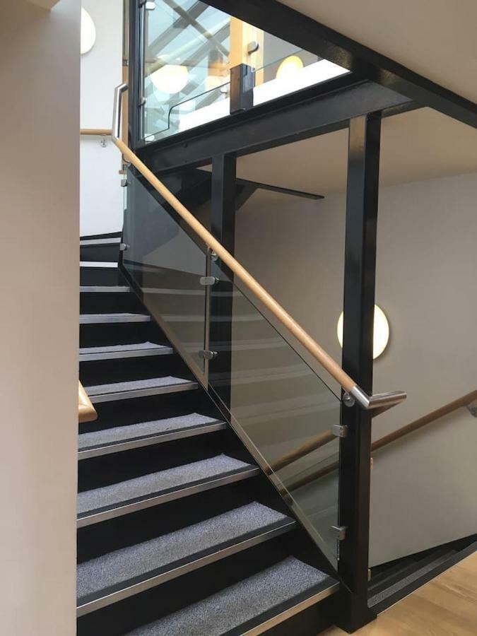 Victorian Penthouse Apartment Глостър Екстериор снимка